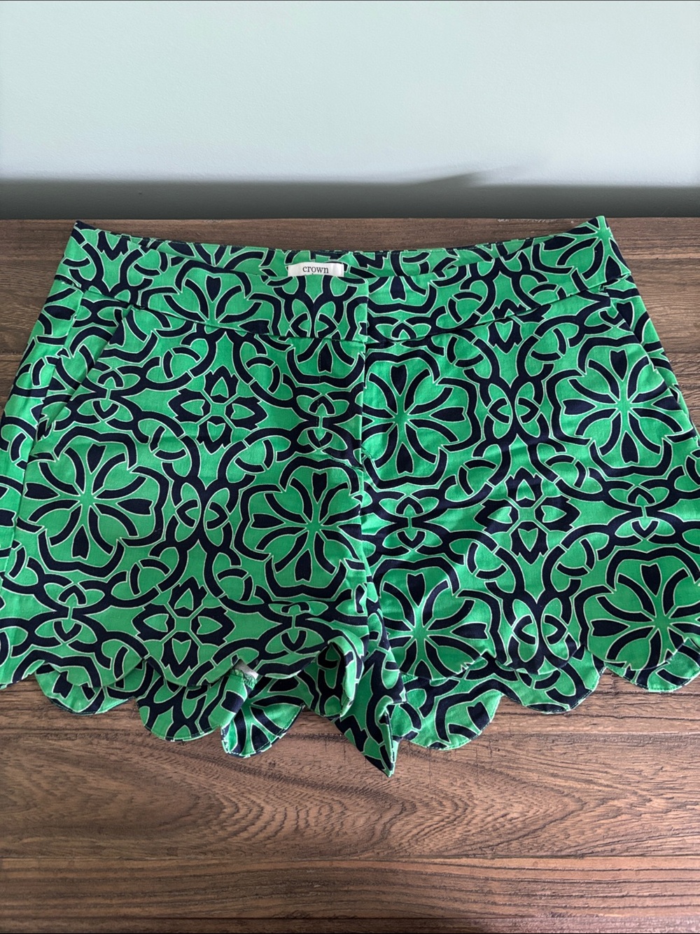 Crown and Ivy Green Navy Patterned Scalloped Hem Shorts